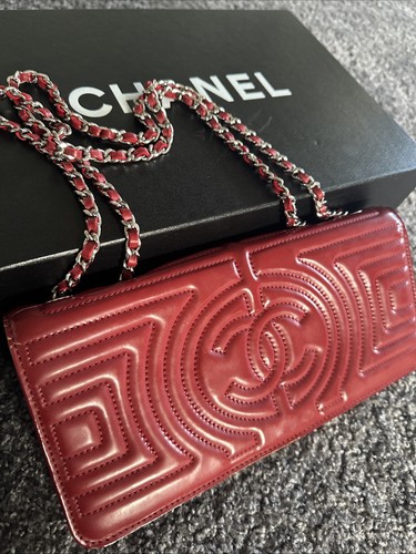 Authentic vintage chanel 2010 - vintage,