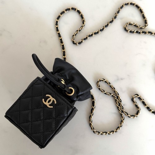 Chanel classic mini crossbody - chanel,