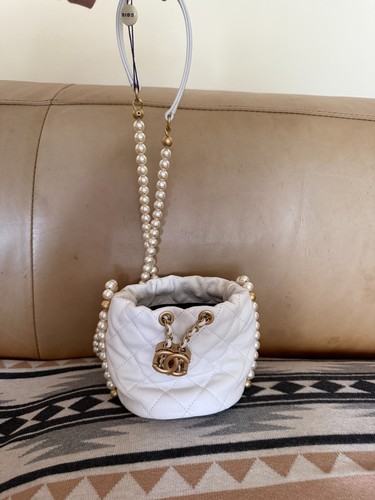 Chanel white quilted leather - chanel,
