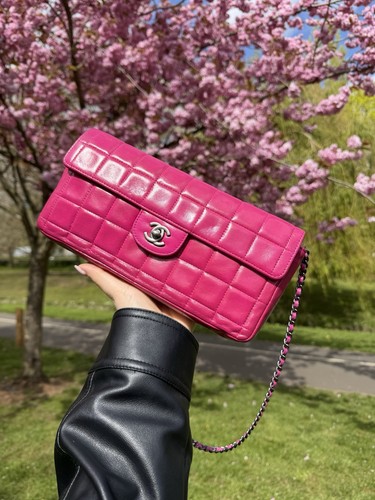 Chanel pink quilted leather - pink,
