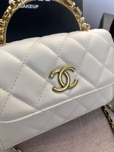 Chanel gwp white - gwp, quilted