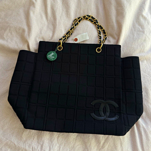 Chanel black quilted leather - black,