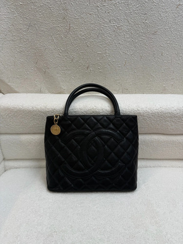 Chanel vintage medallion - chanel,