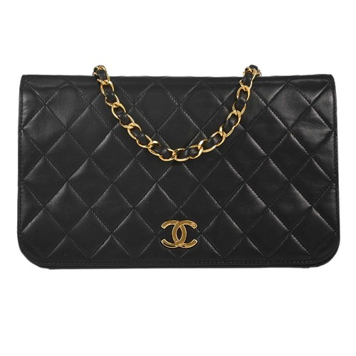 Chanel black lambskin - black, pushlock