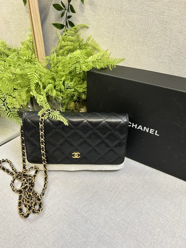 Chanel black caviar leather - black,