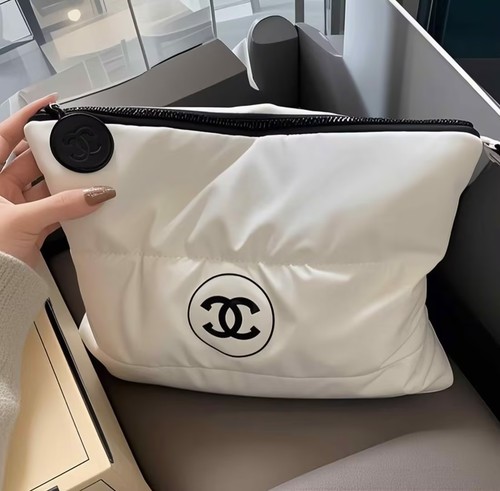 Chanel beauty white puffy - chanel,