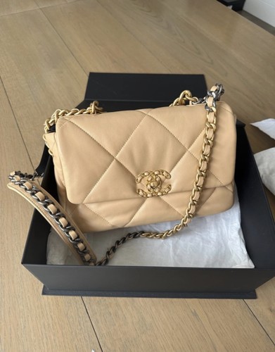 Chanel bubble quilted - chanel, shoulder