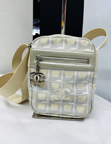 Chanel beige travel - chanel,