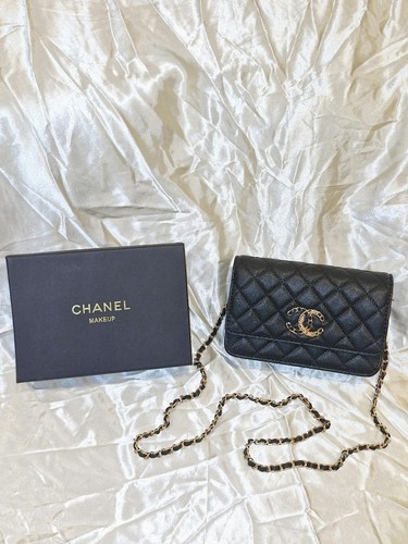 Chanel makeup quilted black - chanel,