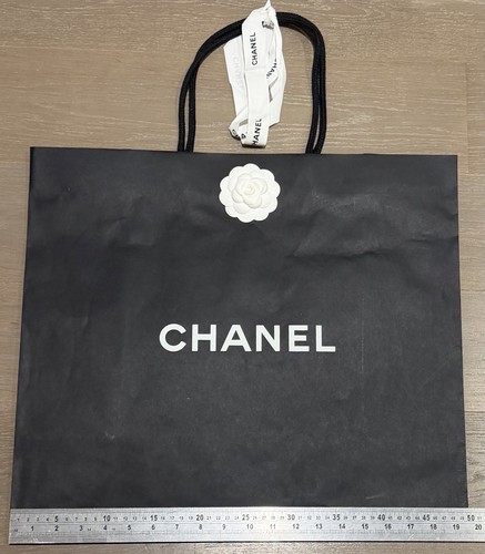 Chanel black paper gift - black,
