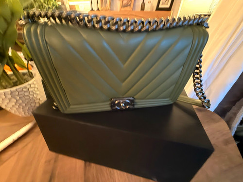 Chanel boy medium - chanel, chevron