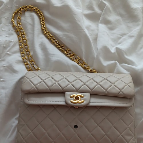 Chanel beige quilted leather - beige,