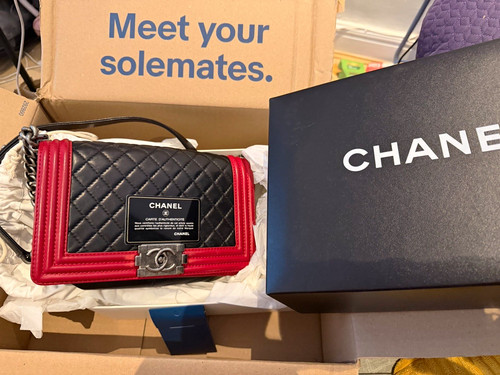 Chanel boy medium black red - medium, black/red