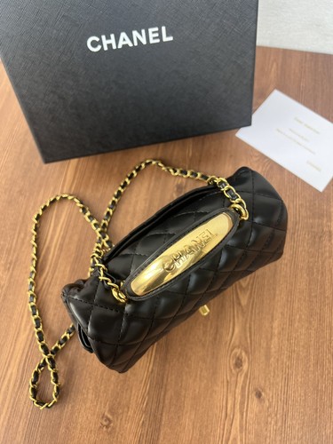 Chanel gwp black quilted top - chanel,
