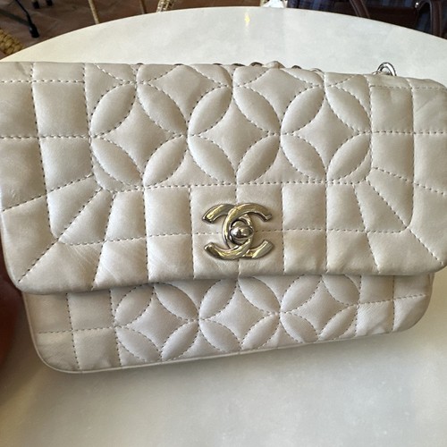 Chanel ivory quilted leather - chanel,